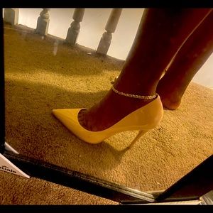 Aldo Stessy in Bone.